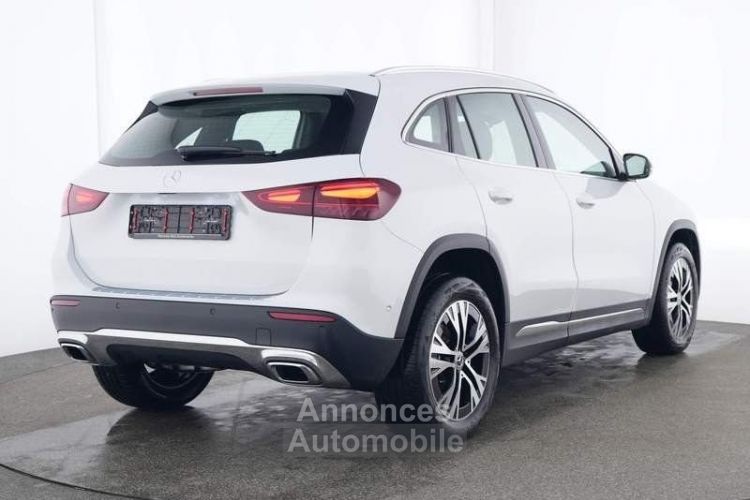 Mercedes Classe GLA 180 PROGRESSIVE LED NAV KAM - <small></small> 33.989 € <small>TTC</small> - #2