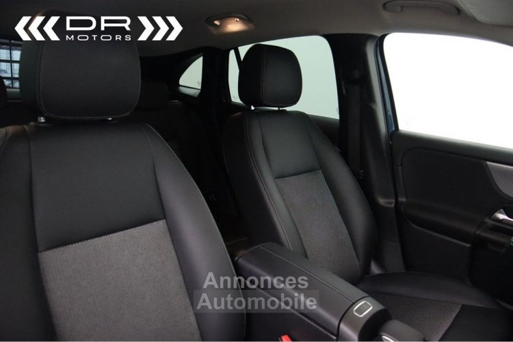 Mercedes Classe GLA 200 D 7 GTRONIC BUSINESS SOLUTION - NAVI WIDESCREEN - <small></small> 27.995 € <small>TTC</small> - #13