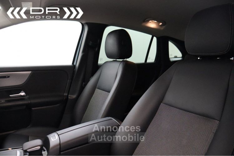 Mercedes Classe GLA 200 D 7 GTRONIC BUSINESS SOLUTION - NAVI WIDESCREEN - <small></small> 27.995 € <small>TTC</small> - #41