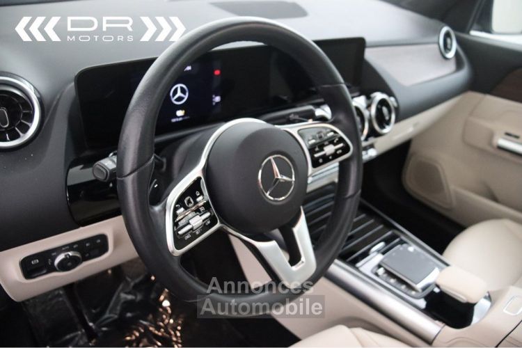 Mercedes Classe GLA 250 7 GTRONIC LUXURY LINE - LEDER NAVI DAB PANODAK MIRROR LINK - <small></small> 34.995 € <small>TTC</small> - #28