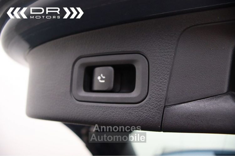 Mercedes Classe GLA 250 7 GTRONIC LUXURY LINE - LEDER NAVI DAB PANODAK MIRROR LINK - <small></small> 34.995 € <small>TTC</small> - #46