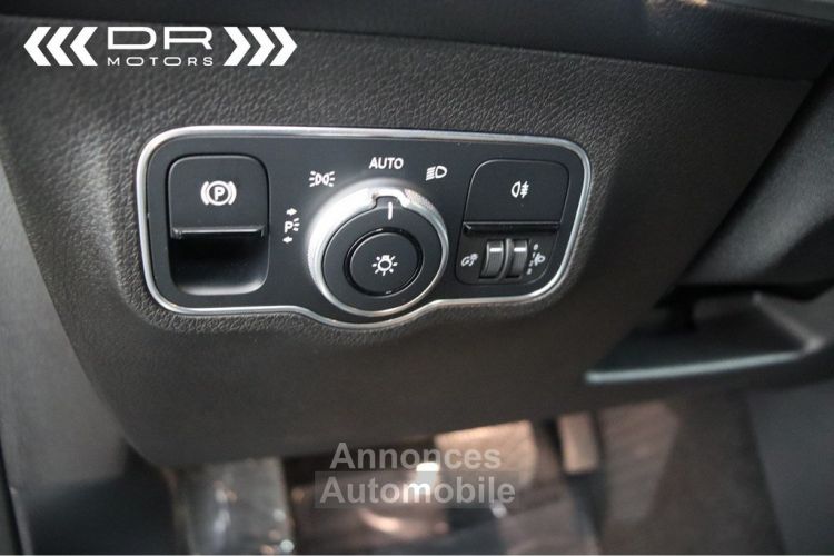 Mercedes GLB 180 d Aut. BUSINESS SOLUTIONS - DAB WIDESCREEN LEDER NAVI 5.069km!! - <small></small> 34.995 € <small>TTC</small> - #40