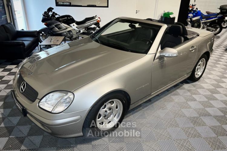 Mercedes SLK 200K Ph.2 - 1ère main / Entretien exclusif - Etat Concours - Couleur Designo - <small></small> 10.990 € <small>TTC</small> - #1