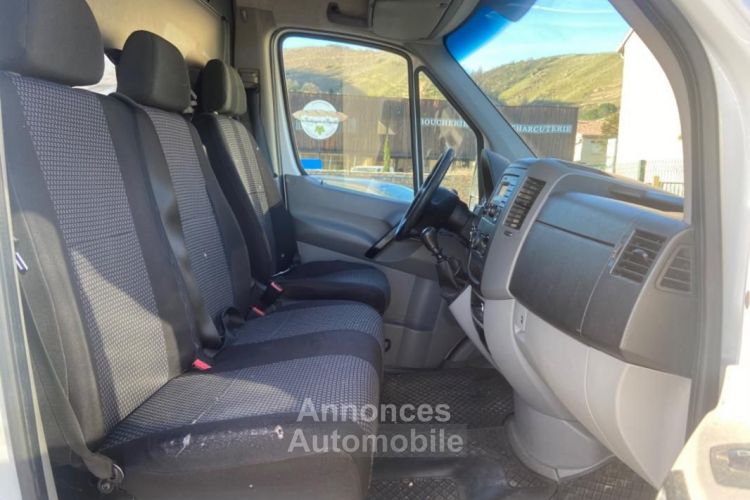 Mercedes Sprinter Mercedes VU FOURGON 2.2 130CH 213 - <small></small> 15.990 € <small>TTC</small> - #9