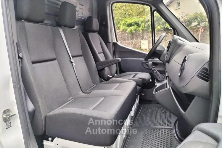 Mercedes Sprinter Mercedes VU FOURGON 2.2 211 CDI L2 H2 TVA Récupérable (HT 20790 euros) - <small></small> 24.950 € <small>TTC</small> - #12