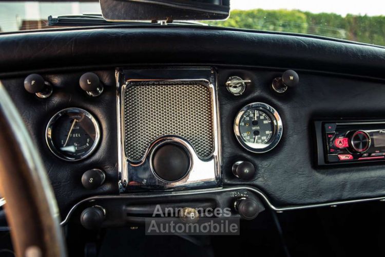 MG MGA 1600 - <small></small> 24.950 € <small>TTC</small> - #23