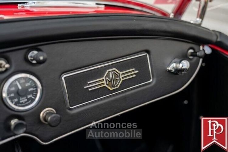 MG MGA - <small></small> 64.200 € <small>TTC</small> - #27