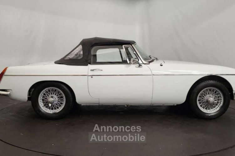 MG MGB B - <small></small> 25.000 € <small>TTC</small> - #17