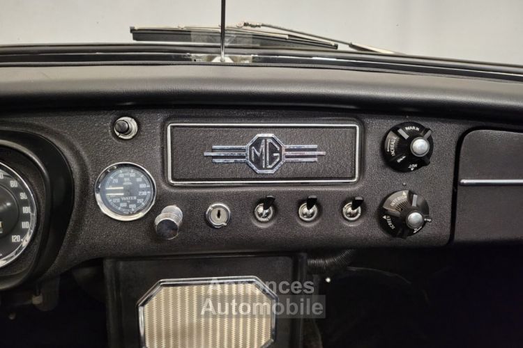 MG MGB B cabriolet - <small></small> 19.900 € <small>TTC</small> - #27