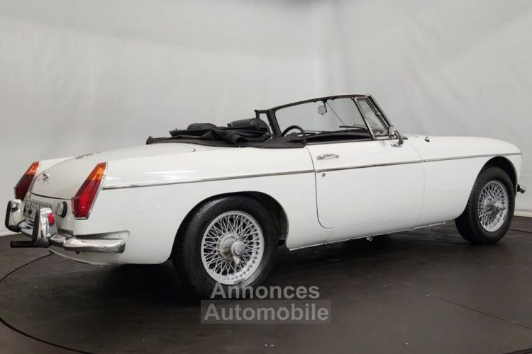 MG MGB B cabriolet boite auto - <small></small> 25.000 € <small>TTC</small> - #4