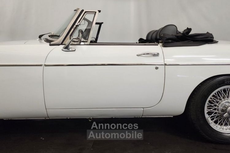 MG MGB B cabriolet boite auto - <small></small> 25.000 € <small>TTC</small> - #10