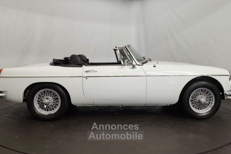 MG MGB B cabriolet boite auto - <small></small> 25.000 € <small>TTC</small> - #15