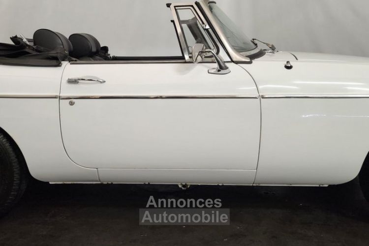 MG MGB B cabriolet boite auto - <small></small> 25.000 € <small>TTC</small> - #17