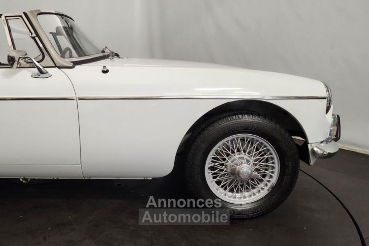 MG MGB B cabriolet boite auto - <small></small> 25.000 € <small>TTC</small> - #18