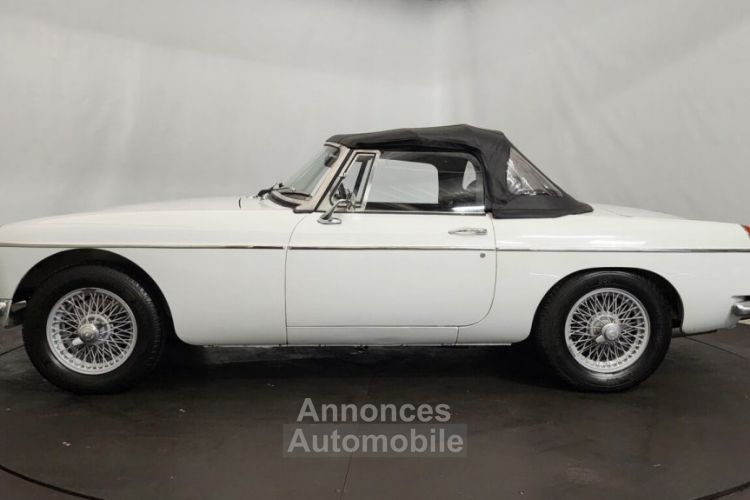 MG MGB B cabriolet boite auto - <small></small> 25.000 € <small>TTC</small> - #23