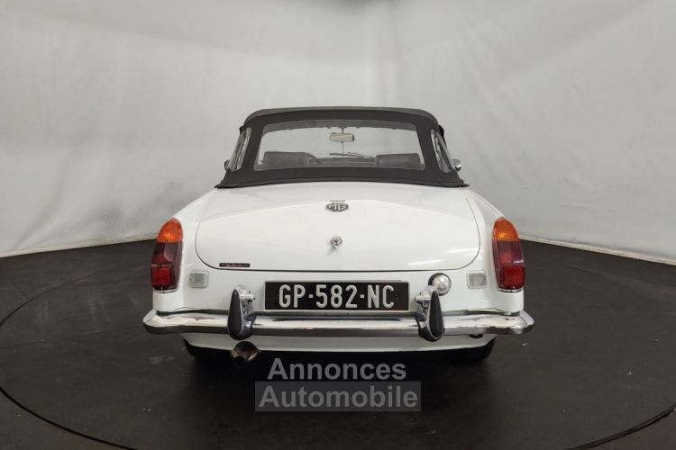 MG MGB B cabriolet boite auto - <small></small> 25.000 € <small>TTC</small> - #24