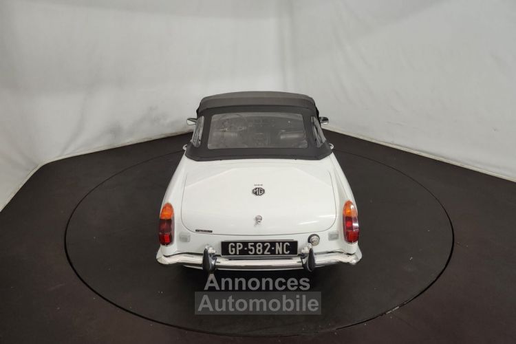 MG MGB B cabriolet boite auto - <small></small> 25.000 € <small>TTC</small> - #25