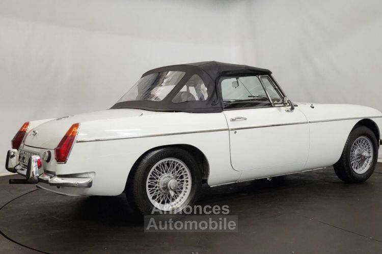 MG MGB B cabriolet boite auto - <small></small> 25.000 € <small>TTC</small> - #26