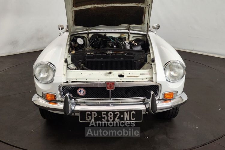 MG MGB B cabriolet boite auto - <small></small> 25.000 € <small>TTC</small> - #47