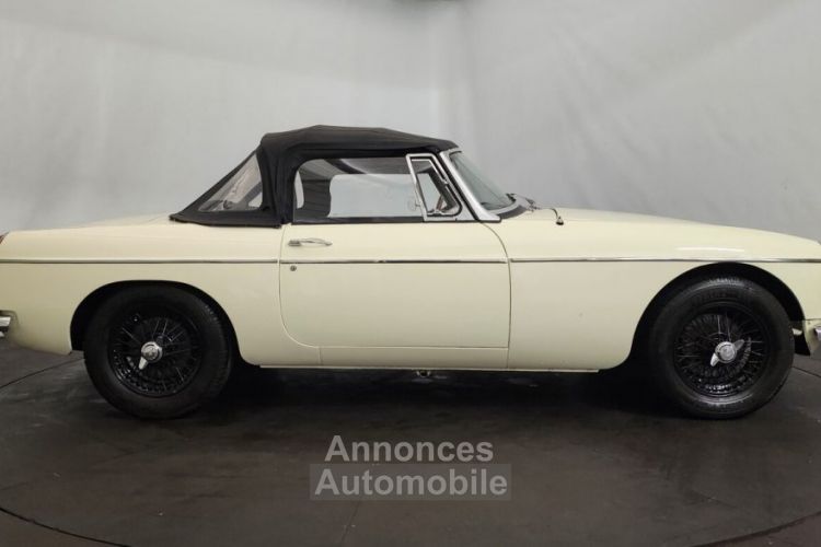 MG MGB B cabriolet MK1 - <small></small> 26.500 € <small>TTC</small> - #24