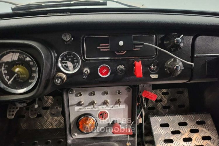 MG MGB GT B coursifiée - <small></small> 35.000 € <small>TTC</small> - #29