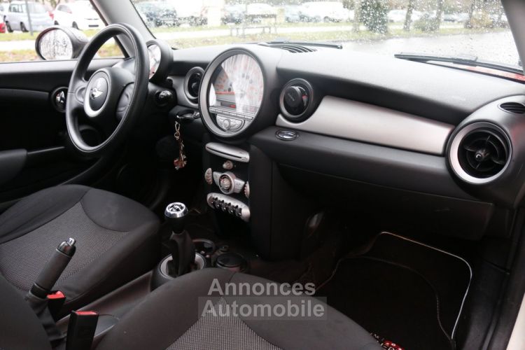 Mini Clubman 2 (R55) 1.4 95 One BVM (Double Toit panoramique, Entretien à jour...) - <small></small> 5.990 € <small>TTC</small> - #10