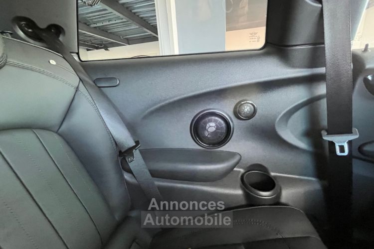 Mini Cooper JOHN WORKS 2,0 231 BVA8 GPS CAMERA TOIT PANO KEYLESS BLUETOOTH APPLE CARPLAY REGULATEU - <small></small> 30.990 € <small>TTC</small> - #13