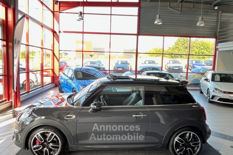 Mini Cooper JOHN WORKS 2,0 231 BVA8 GPS CAMERA TOIT PANO KEYLESS BLUETOOTH APPLE CARPLAY REGULATEU - <small></small> 30.990 € <small>TTC</small> - #24