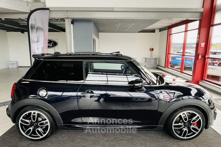 Mini Cooper WORKS 2,0 231 BVA8 TOIT PANORAMIQUE GPS CAMERA HIFI HARMAN KARDON REGULATEUR LIMITEUR CARPLAY - <small></small> 30.990 € <small>TTC</small> - #3