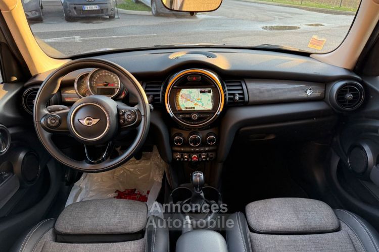 Mini One Cooper D 1.5 116ch BlackFriars BVM6 5 portes S&S 2ème main Française Entretien 100% LED Toit Ouvrant JA 17 Cosmos Caméra + Radar AV-AR Sièges Sport GP - <small></small> 12.990 € <small>TTC</small> - #2