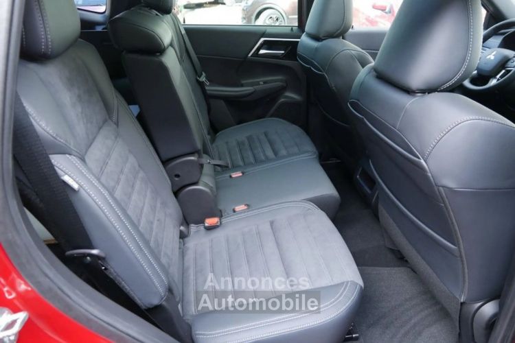 Mitsubishi Outlander 2023 2.5 Black-Edition S-AWC neues Modell!! - <small></small> 59.890 € <small>TTC</small> - #4