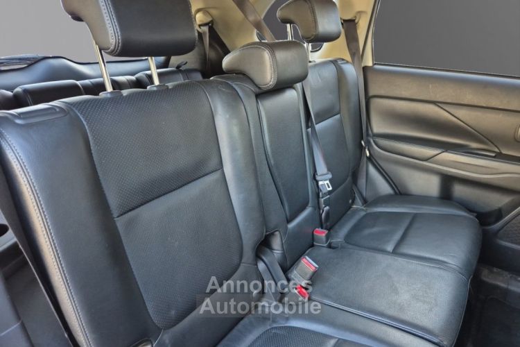 Mitsubishi Outlander 2.2 DI-D 150 4WD Instyle 7 PLACES / SIEGES CHAUFFANTS / CAMERA RECUL / HAYON ELECTRIQUE / GARANTIE 12 MOIS - <small></small> 9.480 € <small>TTC</small> - #11