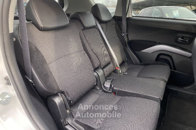 Mitsubishi Outlander 2.2 DI-D 177 Invite 4WD  - <small></small> 9.490 € <small>TTC</small> - #4