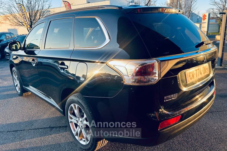 Mitsubishi Outlander 2.2 di-d **Carosserie a revoir** - <small></small> 7.990 € <small>TTC</small> - #5