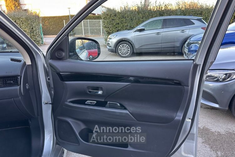 Mitsubishi Outlander PHEV 2.4l PHEV Twin Motor 4WD Business 1ÈRE MAIN - SIÈGES CHAUFF + CAM - <small></small> 22.990 € <small>TTC</small> - #30