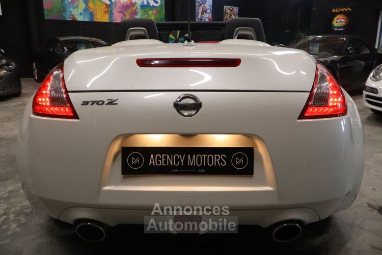 Nissan 370Z 3.7 l 328 ch V6 nacré - <small></small> 25.990 € <small>TTC</small> - #4