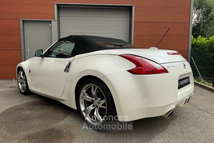 Nissan 370Z Roadster 3.7l V6 328 ch BVA 07/2010 - <small></small> 25.990 € <small>TTC</small> - #2