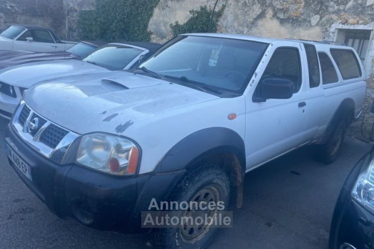 Nissan Navara 2.5 Di KING CAB POUR PIECES - <small></small> 2.700 € <small>TTC</small> - #2