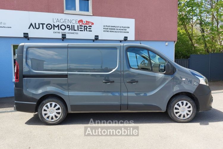 Nissan NV300 FOURGON L1H1 2T8 2.0 DCI 120 BVM 1ERE MAIN - <small></small> 22.490 € <small>TTC</small> - #22