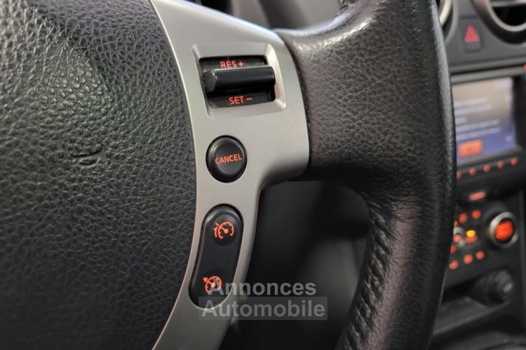 Nissan Qashqai 1.5 DCI 110 N-CONNECTA + ATTELAGE + CAMERA + TOIT PANO - <small></small> 7.590 € <small>TTC</small> - #24