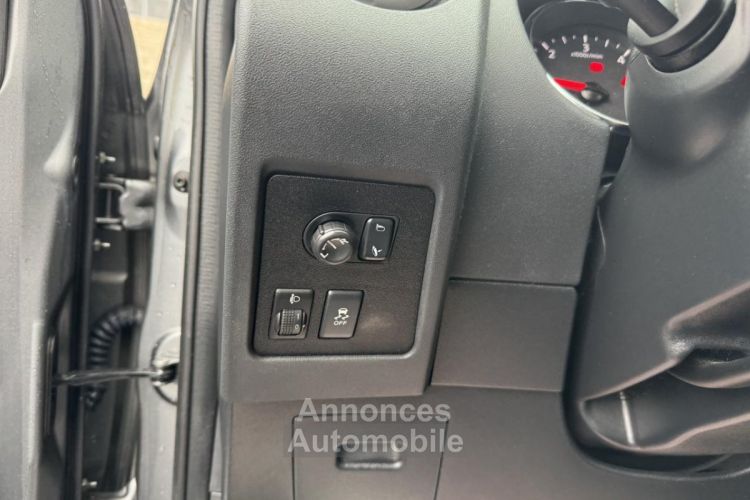 Nissan Qashqai 1.5 dCi FAP - 110 Connect Edition Gps + Camera AR + Toit panoramique - <small></small> 8.990 € <small>TTC</small> - #28