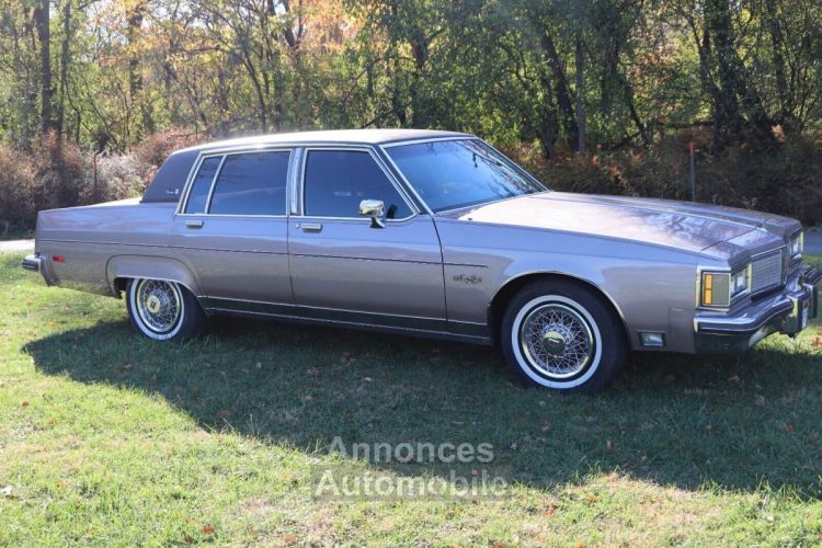 Oldsmobile 98 Ninety-Eight  - <small></small> 22.000 € <small>TTC</small> - #2