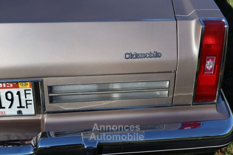 Oldsmobile 98 Ninety-Eight  - <small></small> 22.000 € <small>TTC</small> - #15