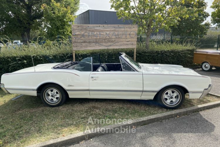 Oldsmobile Cutlass Cabriolet de 1966 - <small></small> 20.000 € <small>TTC</small> - #2