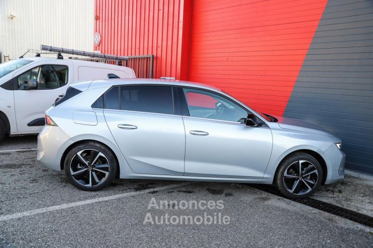 Opel Astra 1.2i 130 Elégance Business CAMERA SIEGES ET VOLANT CHAUFFANT - <small></small> 18.970 € <small></small> - #24