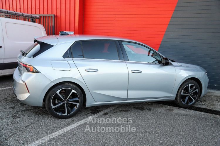 Opel Astra 1.2i 130 Elégance Business CAMERA SIEGES ET VOLANT CHAUFFANT - <small></small> 18.970 € <small></small> - #26