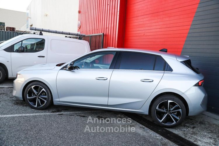 Opel Astra 1.2i 130 Elégance Business CAMERA SIEGES ET VOLANT CHAUFFANT - <small></small> 18.970 € <small></small> - #48