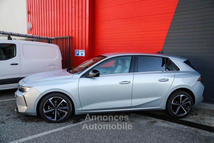 Opel Astra 1.2i 130 Elégance Business CAMERA SIEGES ET VOLANT CHAUFFANT - <small></small> 18.970 € <small></small> - #49