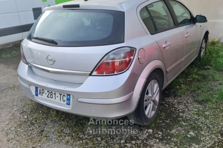 Opel Astra III (H) PHASE 2 5P - 1.7 CDTI - 100 ch 16V Turbo - <small></small> 1.000 € <small>TTC</small> - #1