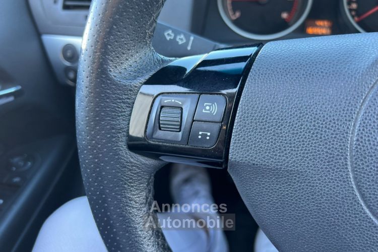 Opel Astra TWINTOP 1.9 CDTI - 150ch Cosmo - SIEGES CHAUFF - FEUX AUTO - INTERIEUR CUIR - GARANTIE 3 MOIS - <small></small> 6.490 € <small>TTC</small> - #14